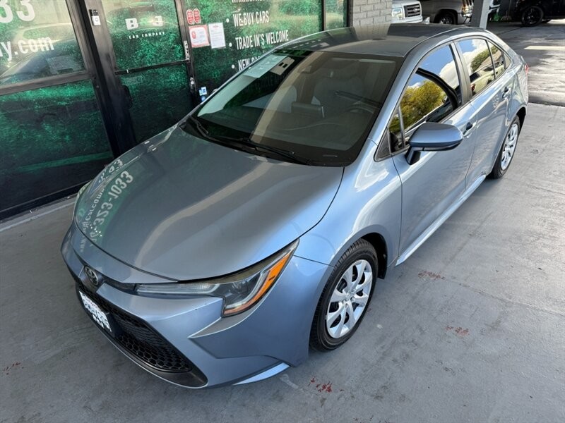 Toyota Corolla Vehicle Full-screen Gallery Image 02