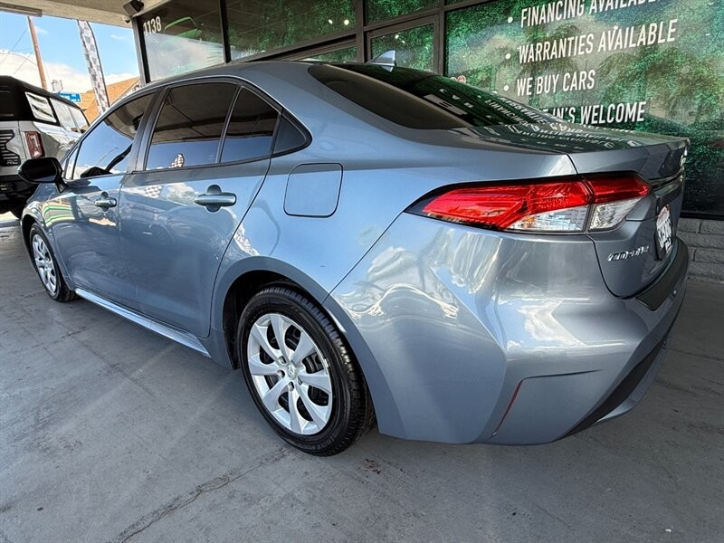 Toyota Corolla Vehicle Full-screen Gallery Image 04