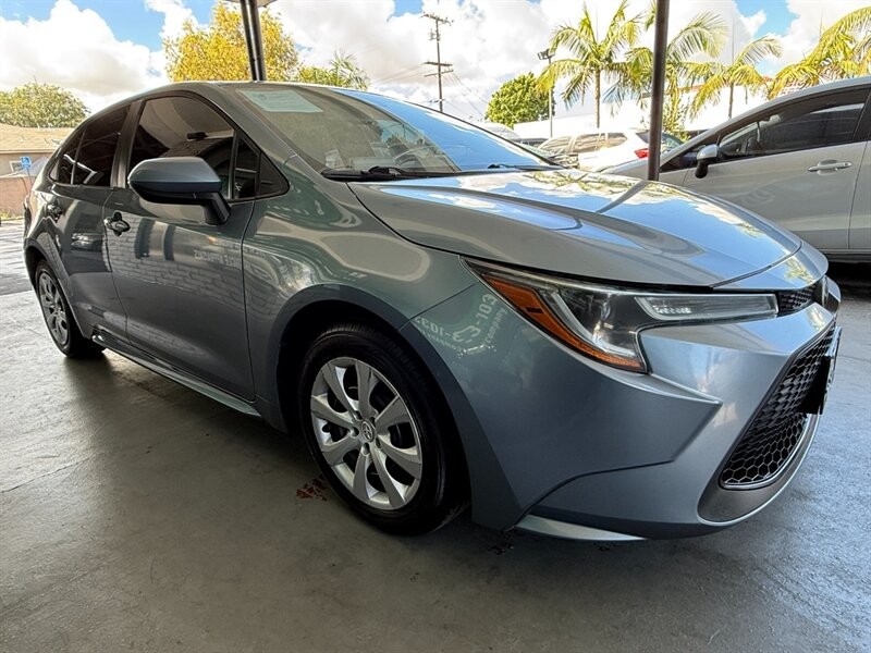 Toyota Corolla Vehicle Full-screen Gallery Image 07