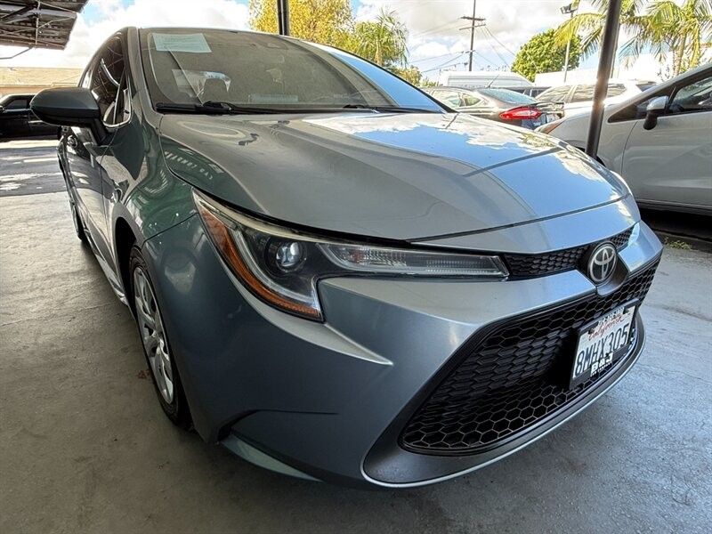 Toyota Corolla Vehicle Full-screen Gallery Image 08