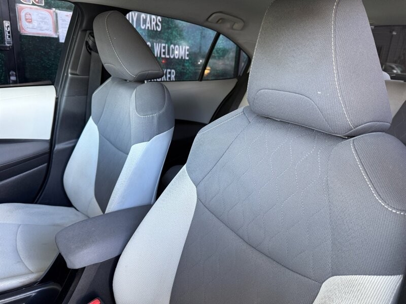 Toyota Corolla Vehicle Full-screen Gallery Image 17