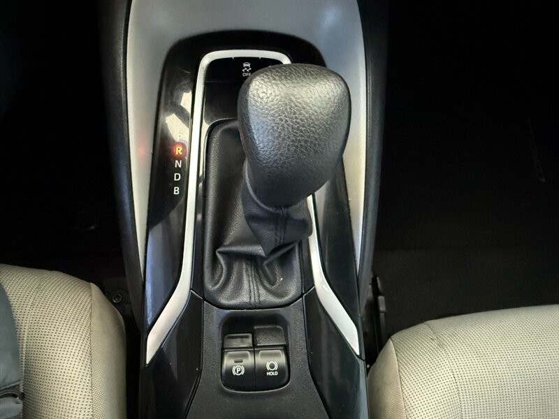 Toyota Corolla Vehicle Full-screen Gallery Image 30