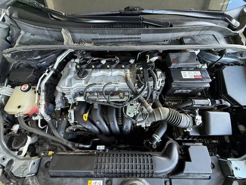 Toyota Corolla Vehicle Full-screen Gallery Image 32