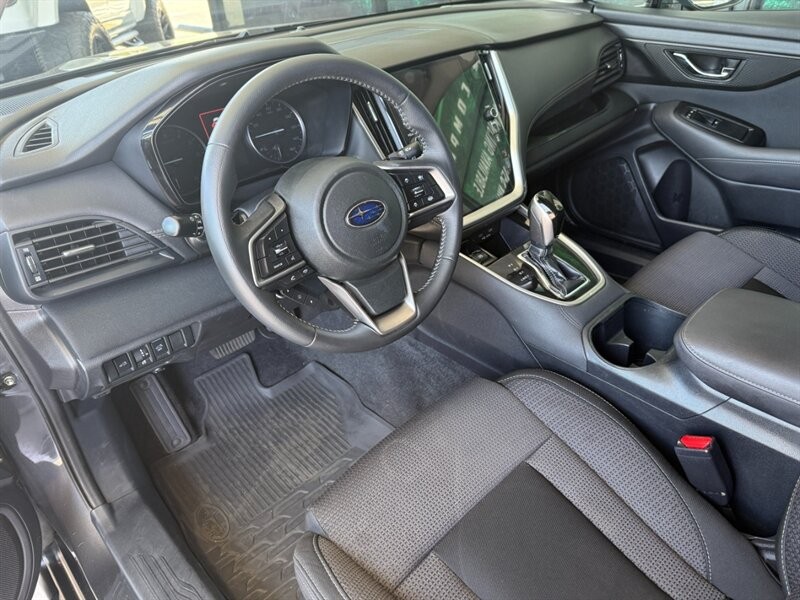 Subaru Outback Vehicle Full-screen Gallery Image 15
