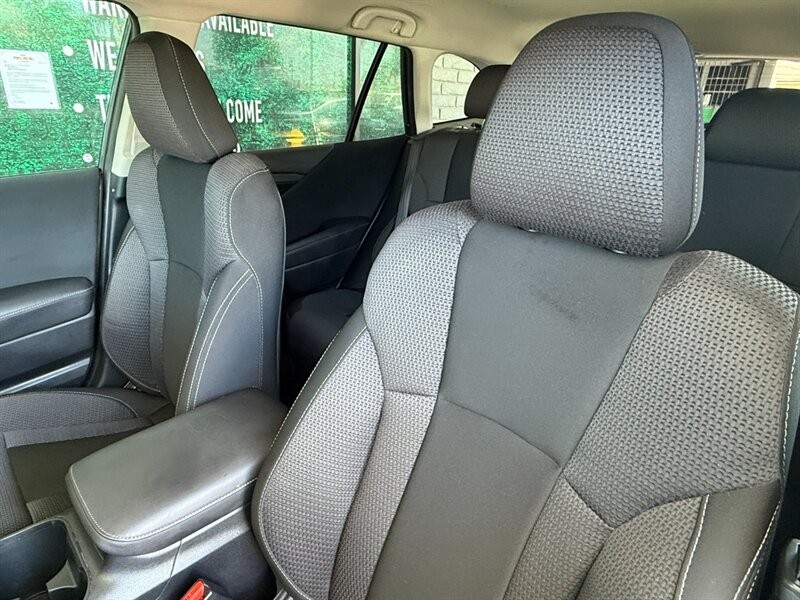 Subaru Outback Vehicle Full-screen Gallery Image 17