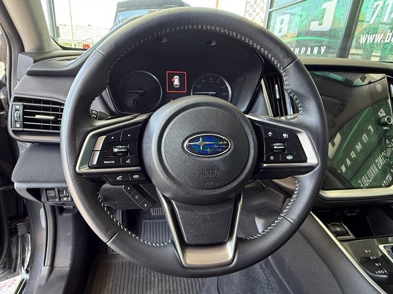 Subaru Outback Vehicle Full-screen Gallery Image 18