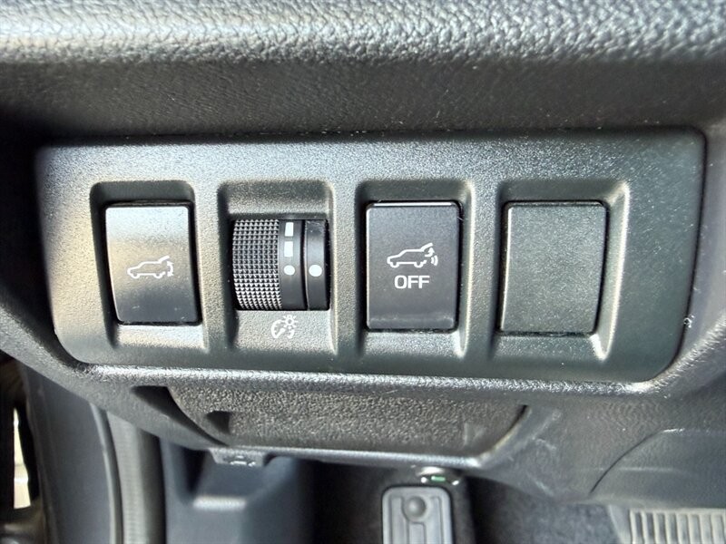 Subaru Outback Vehicle Full-screen Gallery Image 32