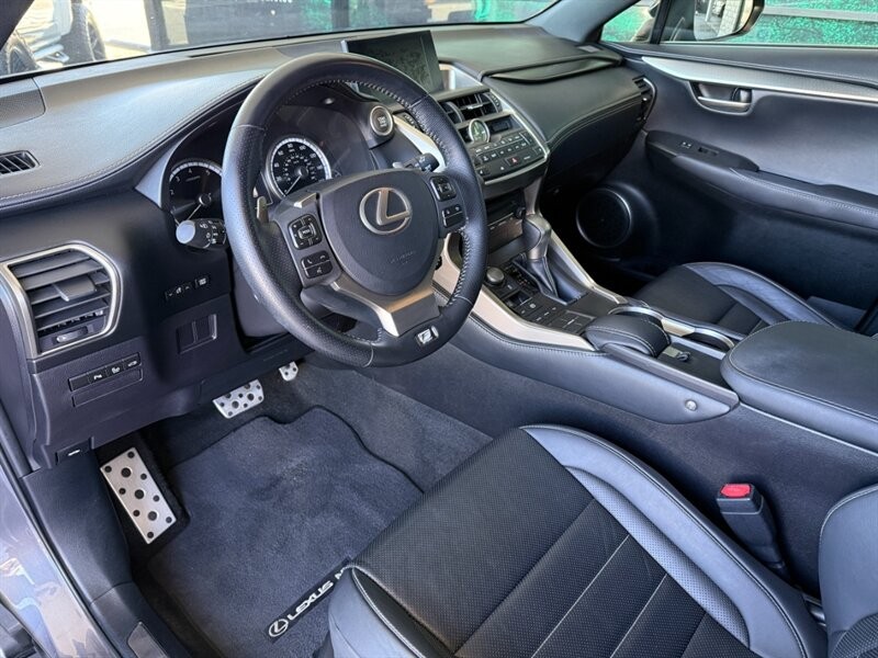 Lexus NX 200t Vehicle Full-screen Gallery Image 16