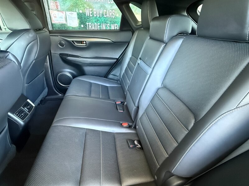 Lexus NX 200t Vehicle Full-screen Gallery Image 27