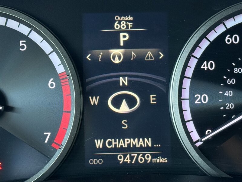 Lexus NX 200t Vehicle Full-screen Gallery Image 35