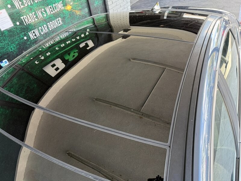 Hyundai Genesis Vehicle Full-screen Gallery Image 15