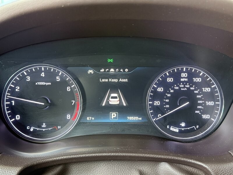 Hyundai Genesis Vehicle Full-screen Gallery Image 31