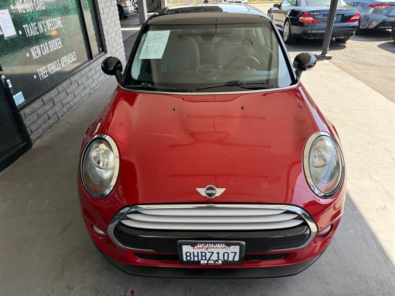 MINI Cooper Hardtop Vehicle Full-screen Gallery Image 13