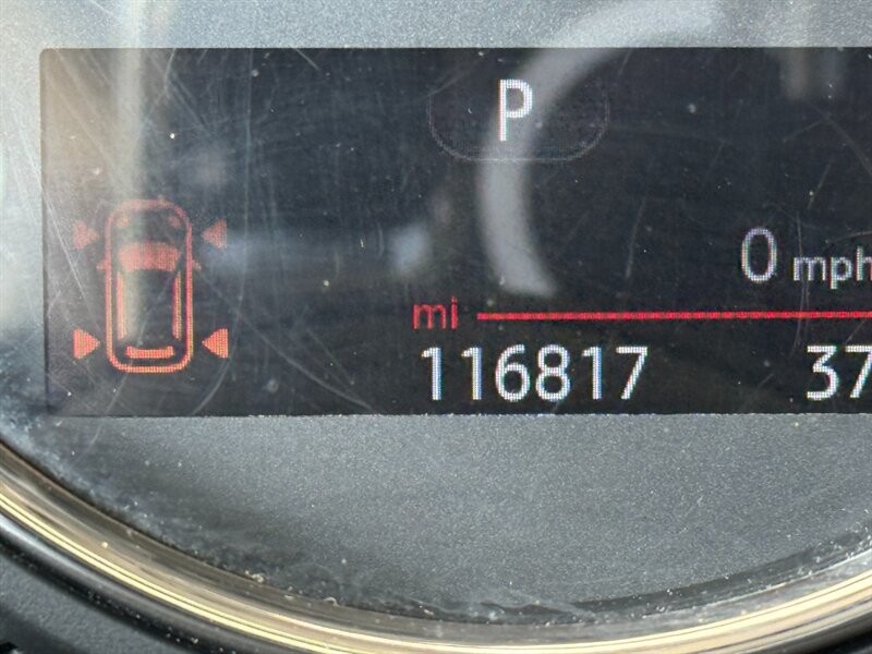 MINI Cooper Hardtop Vehicle Full-screen Gallery Image 29