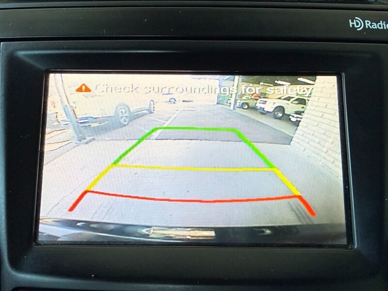 Hyundai Sonata Vehicle Full-screen Gallery Image 30