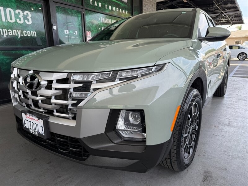 Hyundai Santa Cruz Vehicle Full-screen Gallery Image 03