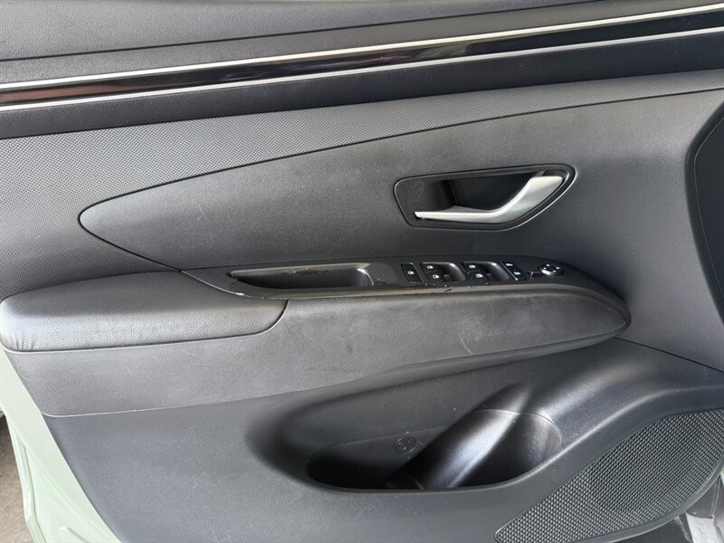 Hyundai Santa Cruz Vehicle Full-screen Gallery Image 22