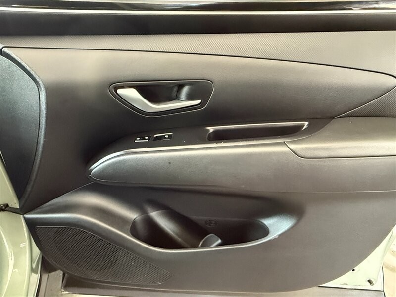 Hyundai Santa Cruz Vehicle Full-screen Gallery Image 25