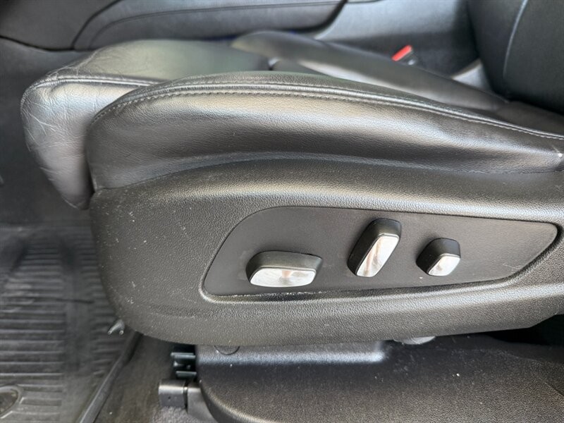 Cadillac XT5 Vehicle Full-screen Gallery Image 20