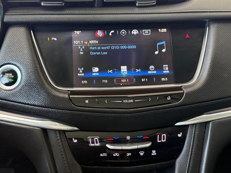 Cadillac XT5 Vehicle Full-screen Gallery Image 34