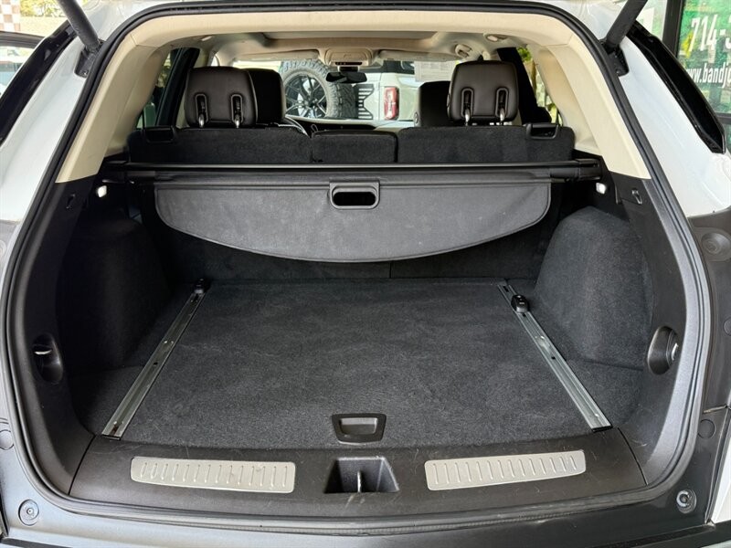 Cadillac XT5 Vehicle Full-screen Gallery Image 38