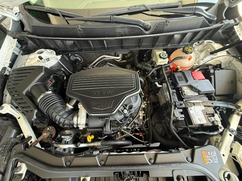 Cadillac XT5 Vehicle Full-screen Gallery Image 39