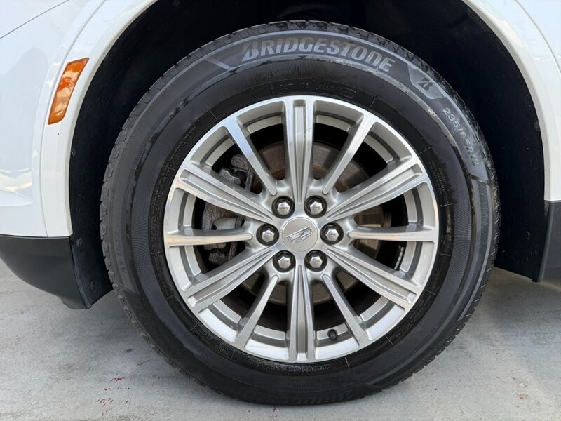 Cadillac XT5 Vehicle Full-screen Gallery Image 40