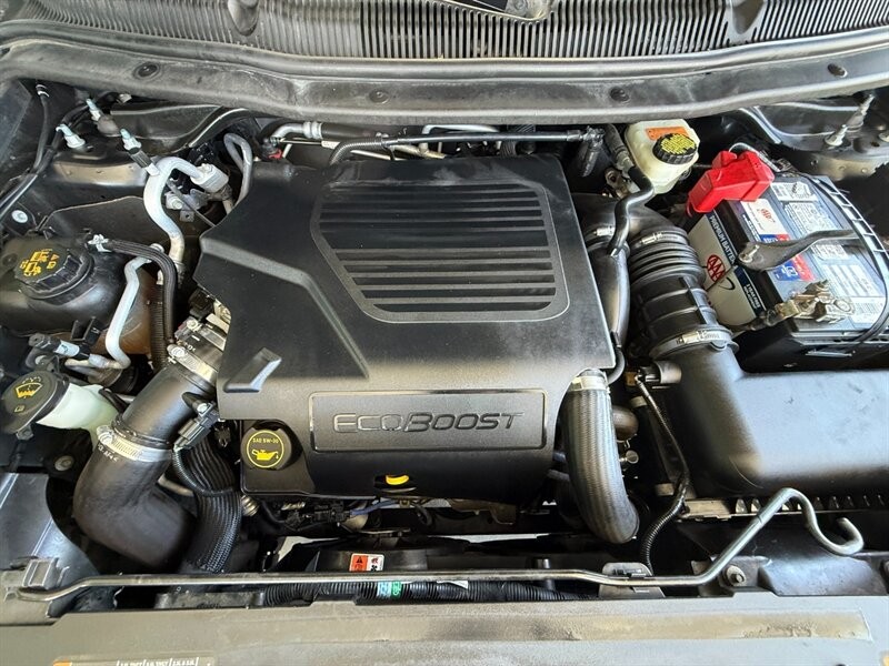 Ford Explorer Vehicle Full-screen Gallery Image 42