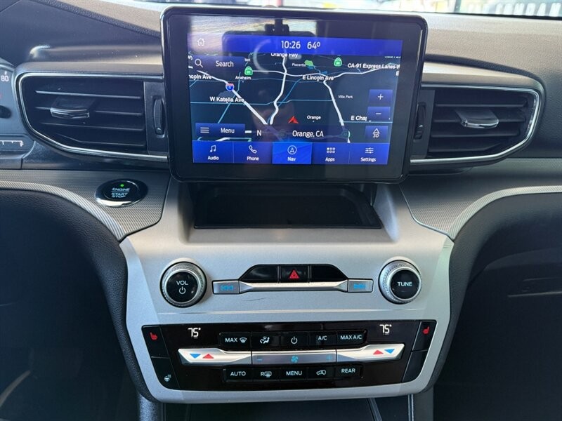 Ford Explorer Vehicle Full-screen Gallery Image 32