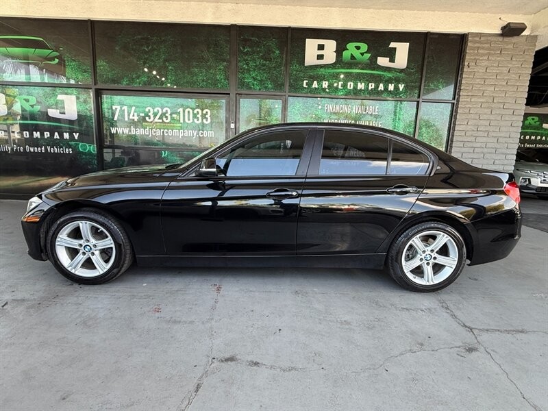 BMW 3 Series Vehicle Full-screen Gallery Image 04