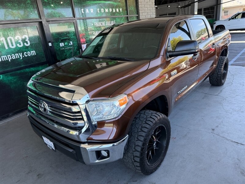 Toyota Tundra 2WD Vehicle Full-screen Gallery Image 02