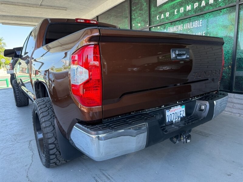 Toyota Tundra 2WD Vehicle Full-screen Gallery Image 06