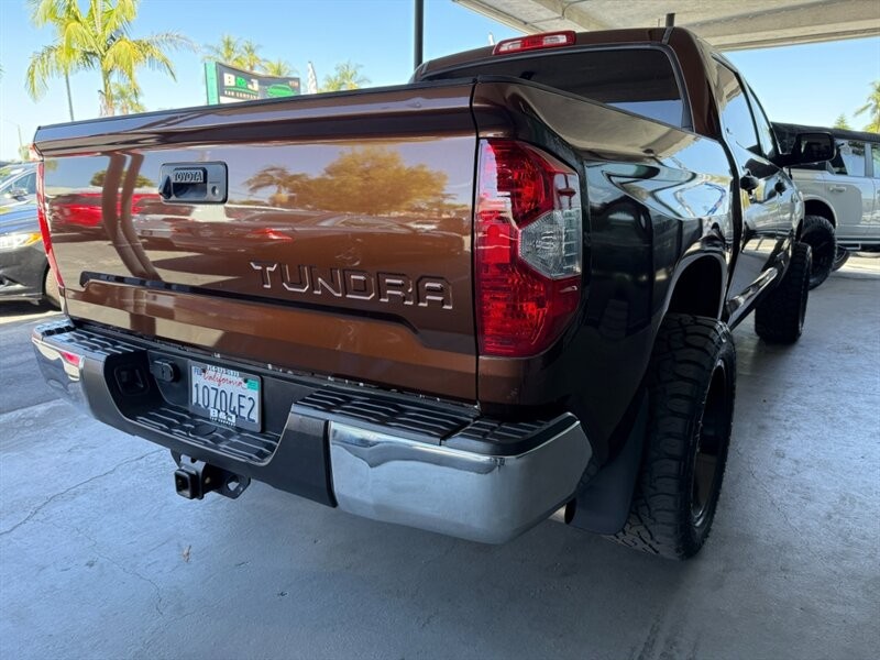 Toyota Tundra 2WD Vehicle Full-screen Gallery Image 10