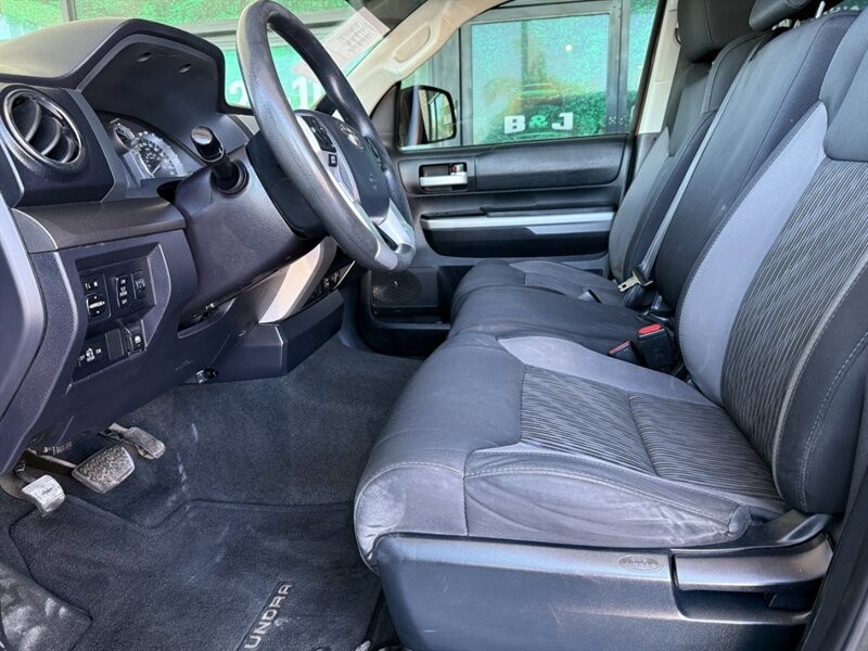Toyota Tundra 2WD Vehicle Full-screen Gallery Image 16