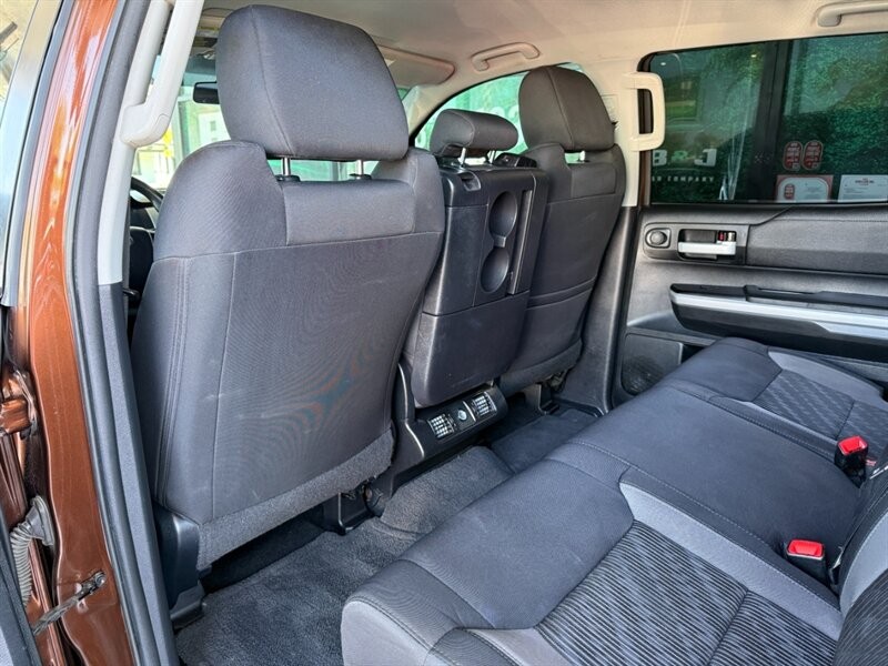 Toyota Tundra 2WD Vehicle Full-screen Gallery Image 23