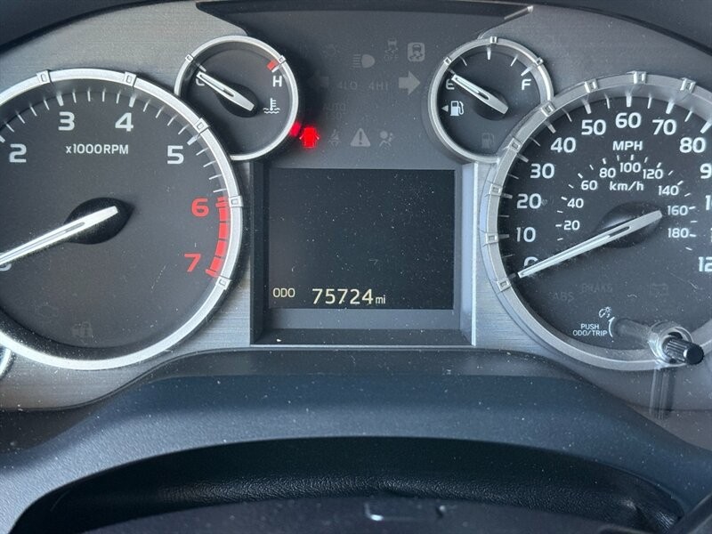 Toyota Tundra 2WD Vehicle Full-screen Gallery Image 27
