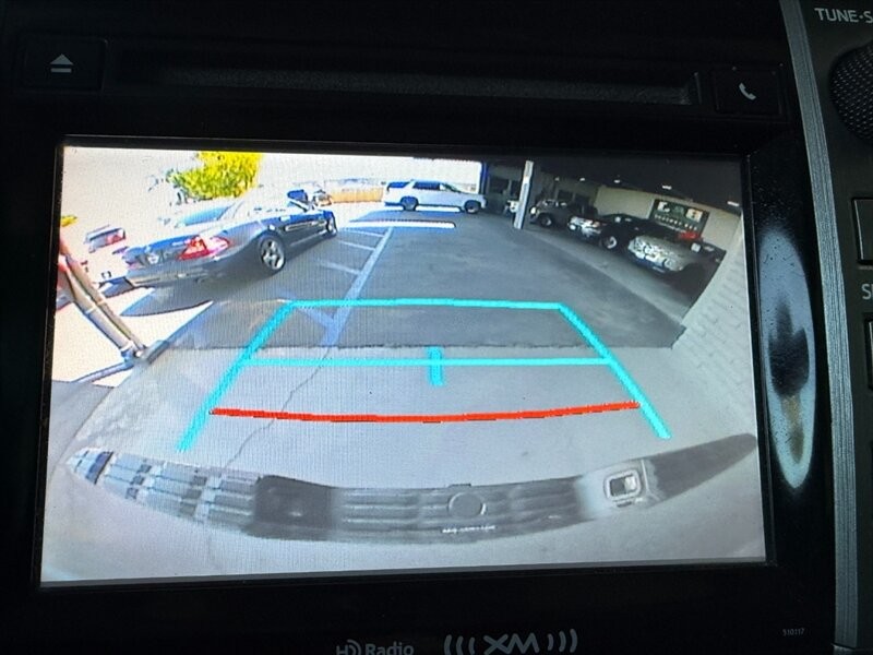Toyota Tundra 2WD Vehicle Full-screen Gallery Image 30