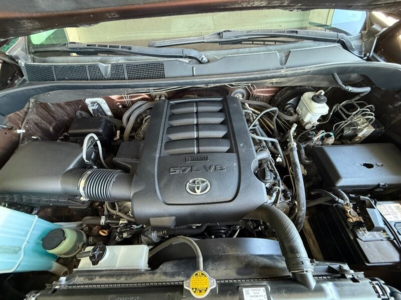Toyota Tundra 2WD Vehicle Full-screen Gallery Image 32