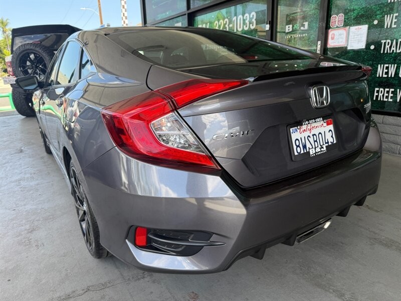 Honda Civic Sedan Vehicle Full-screen Gallery Image 06