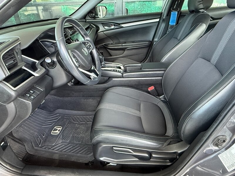 Honda Civic Sedan Vehicle Full-screen Gallery Image 16