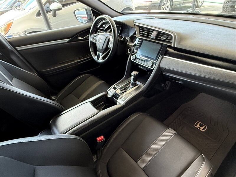 Honda Civic Sedan Vehicle Full-screen Gallery Image 24