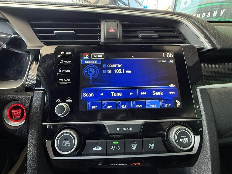 Honda Civic Sedan Vehicle Full-screen Gallery Image 27