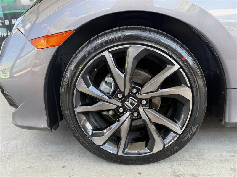 Honda Civic Sedan Vehicle Full-screen Gallery Image 32