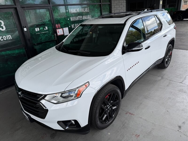 Chevrolet Traverse Vehicle Full-screen Gallery Image 02