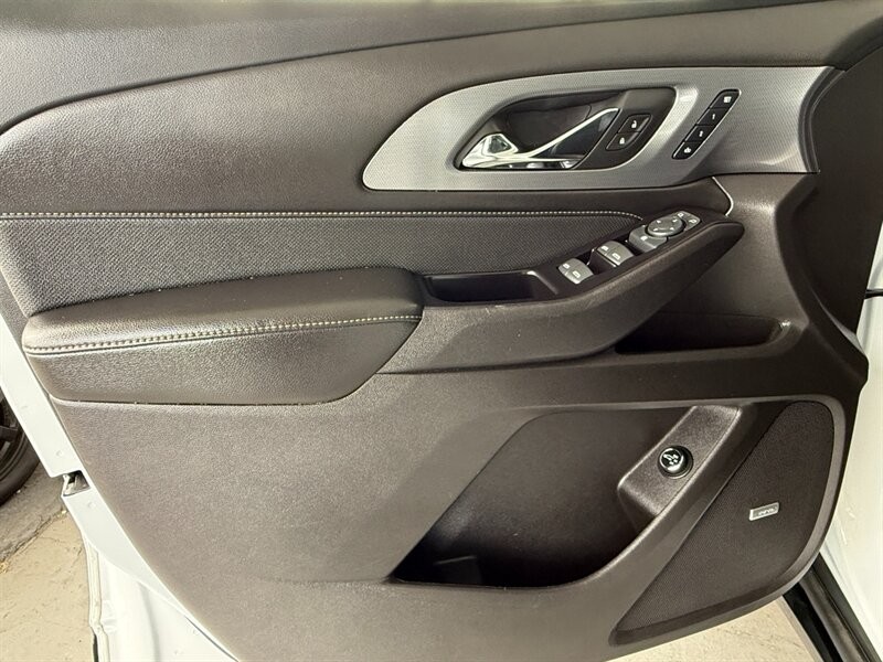 Chevrolet Traverse Vehicle Full-screen Gallery Image 25