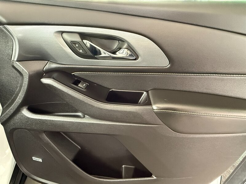 Chevrolet Traverse Vehicle Full-screen Gallery Image 35