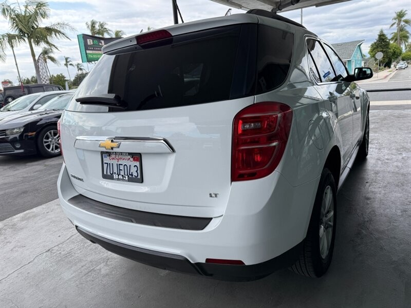 Chevrolet Equinox Vehicle Full-screen Gallery Image 11