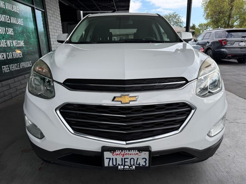 Chevrolet Equinox Vehicle Full-screen Gallery Image 12