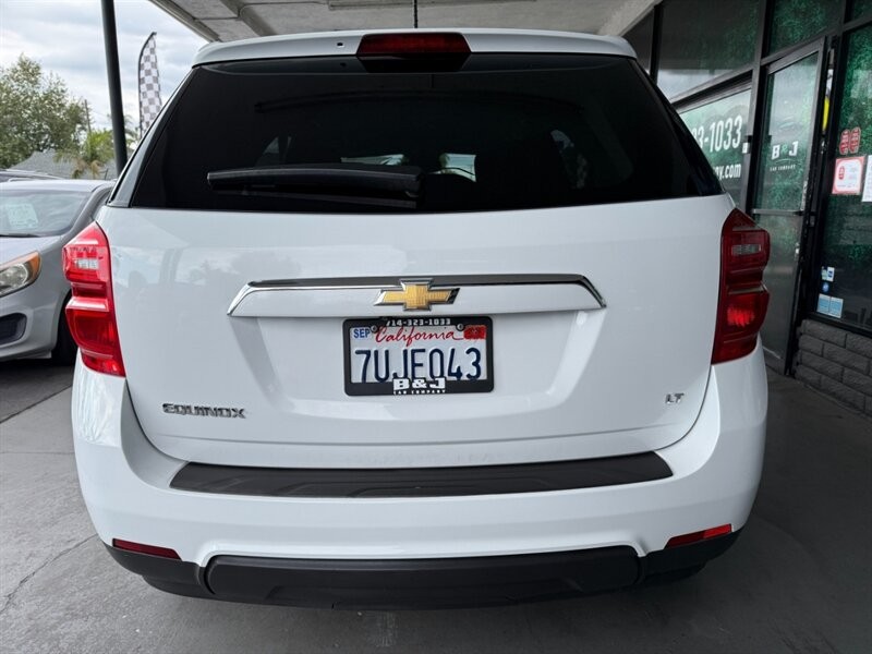 Chevrolet Equinox Vehicle Full-screen Gallery Image 14