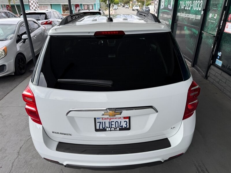 Chevrolet Equinox Vehicle Full-screen Gallery Image 15